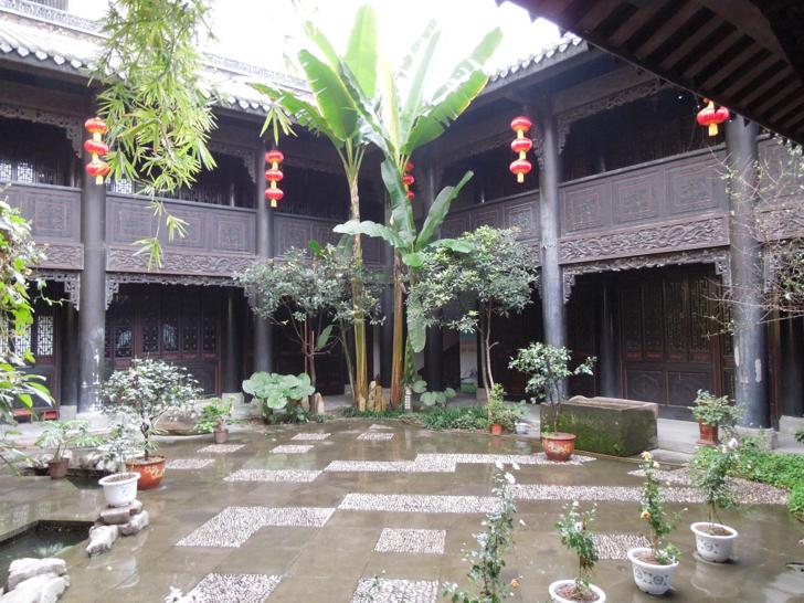 Innenhof der Huguang-Versammlungshalle Chongqing